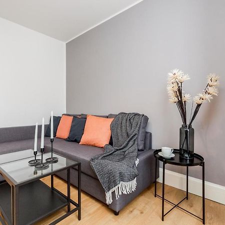 2 Bedrooms Serviced Apartment Excel Exhibition Centre, O2 Arena, Stratford Olympic City, Forest Gate, Central Лондон Екстер'єр фото