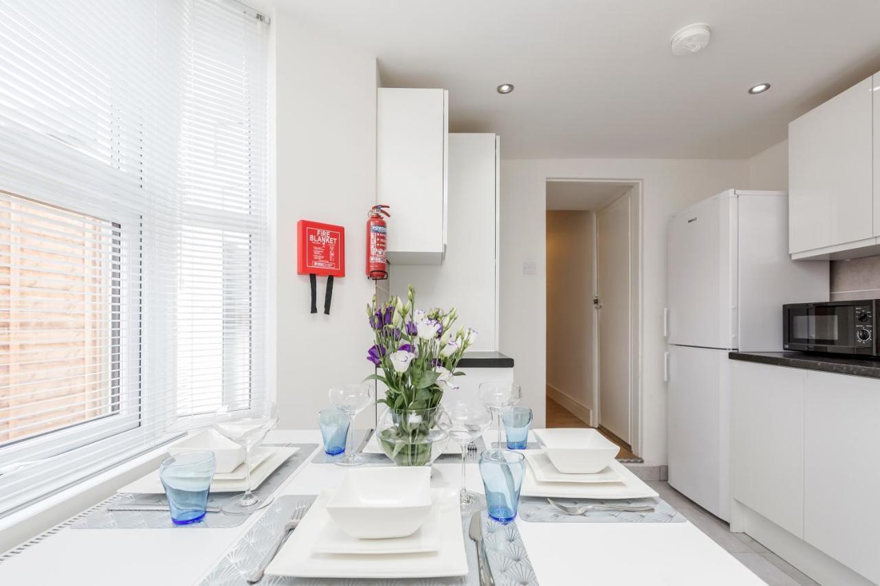 2 Bedrooms Serviced Apartment Excel Exhibition Centre, O2 Arena, Stratford Olympic City, Forest Gate, Central Лондон Екстер'єр фото