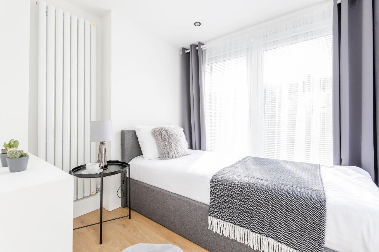 2 Bedrooms Serviced Apartment Excel Exhibition Centre, O2 Arena, Stratford Olympic City, Forest Gate, Central Лондон Екстер'єр фото